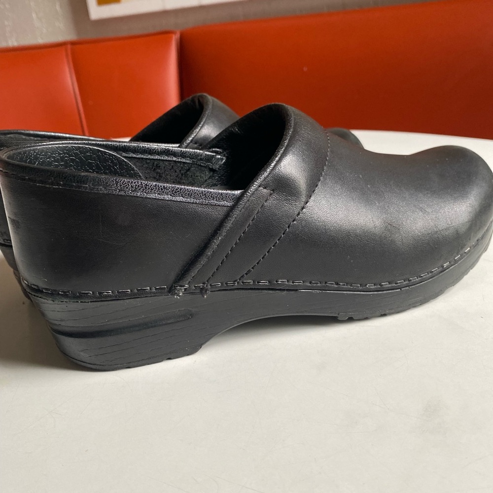 Clogs - Picture 2 of 11